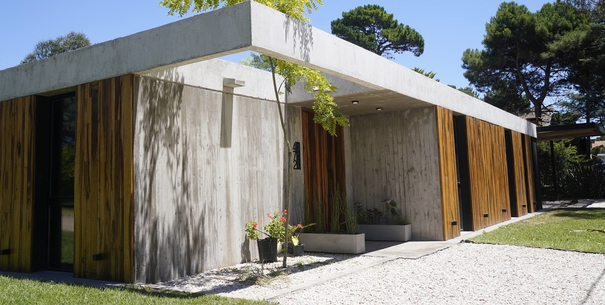 Golpe millonario a turistas en Pinamar: les desvalijaron la casa que alquilaron y se llevaron dinero y artículos de tecnología