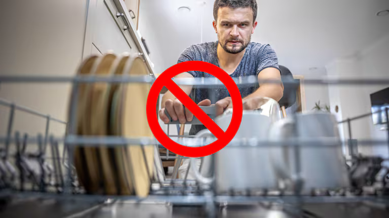 Adiós al escurridor de platos tradicional: la nueva alternativa que promete liberar tu cocina