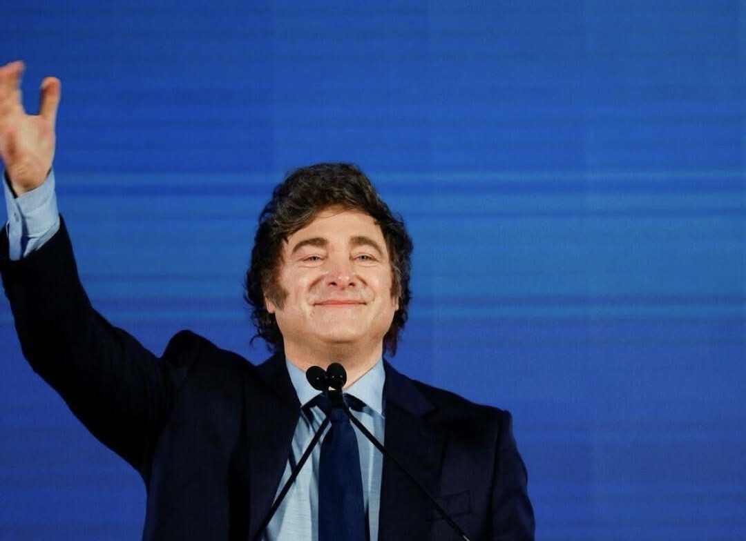 Javier Milei conserva por cuarto mes consecutivo una imagen digital positiva, según un relevamiento