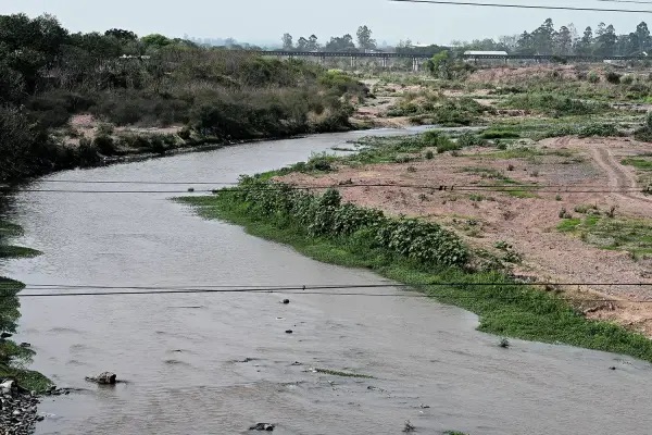 Encuentran el cuerpo de un hombre en avanzado estado de descomposición en el Río Salí