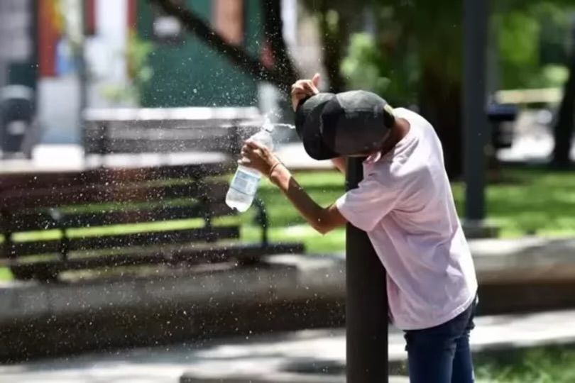 Tiempo en Tucumán: altas temperaturas y continúa la alerta amarilla por tormentas este viernes