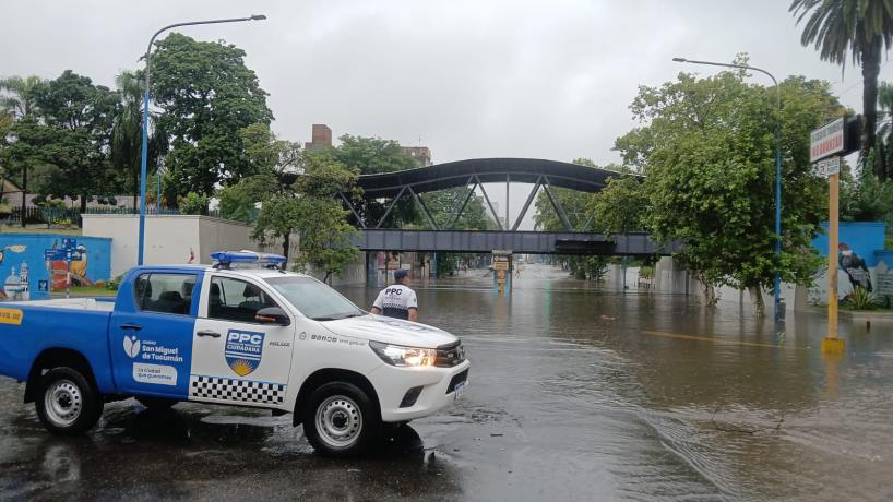 Tormenta en Tucumán: cortes preventivos en zonas anegadas en la Capital