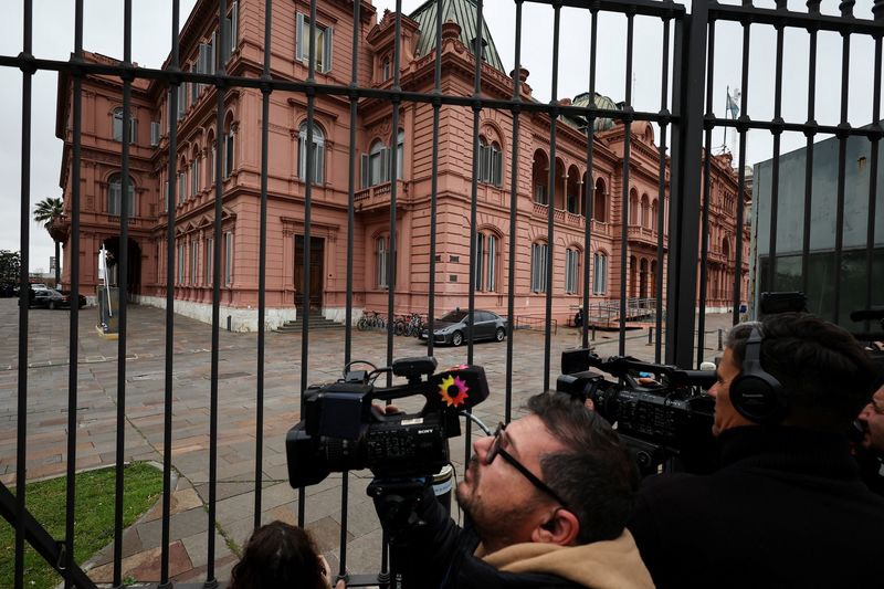 El riesgo de un poder que busca debilitar a la prensa
