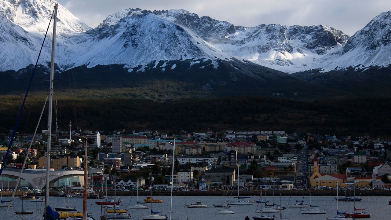 El fin de semana largo movilizó turistas, pero con viajes más cortos y menor gasto