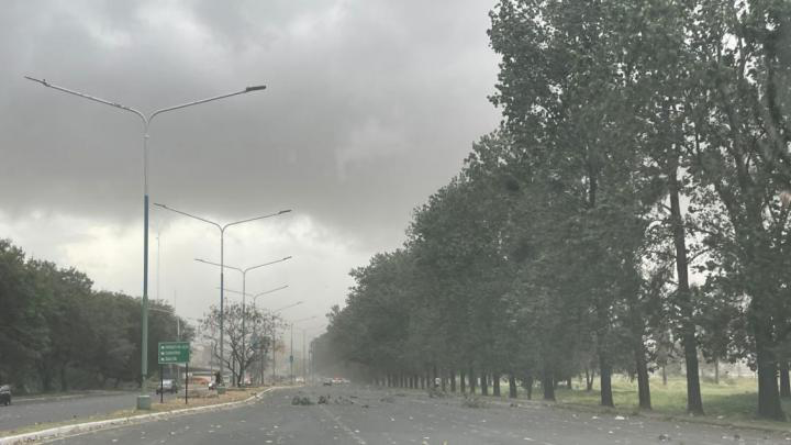 Alerta amarilla en Tucumán: Vientos de hasta 100 km/h y brusco descenso térmico