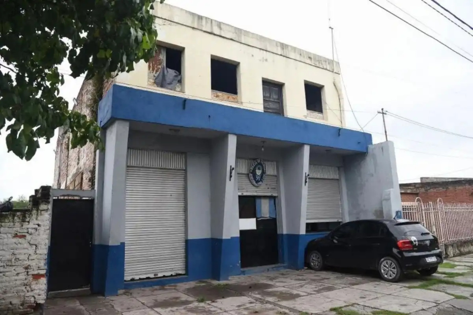 Policías a juicio por secuestro extorsivo en Tucumán: acusan que detuvieron y golpearon a un joven para exigir dinero