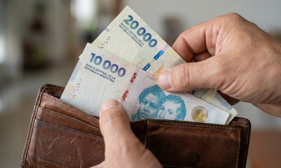 Cuál es el salario pretendido por los argentinos y cuánto varía según el cargo
