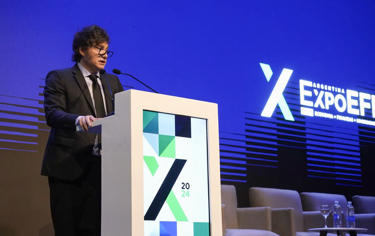 En la Bolsa de Cereales, Milei anunció la baja de retenciones al trigo, la cebada y la soja