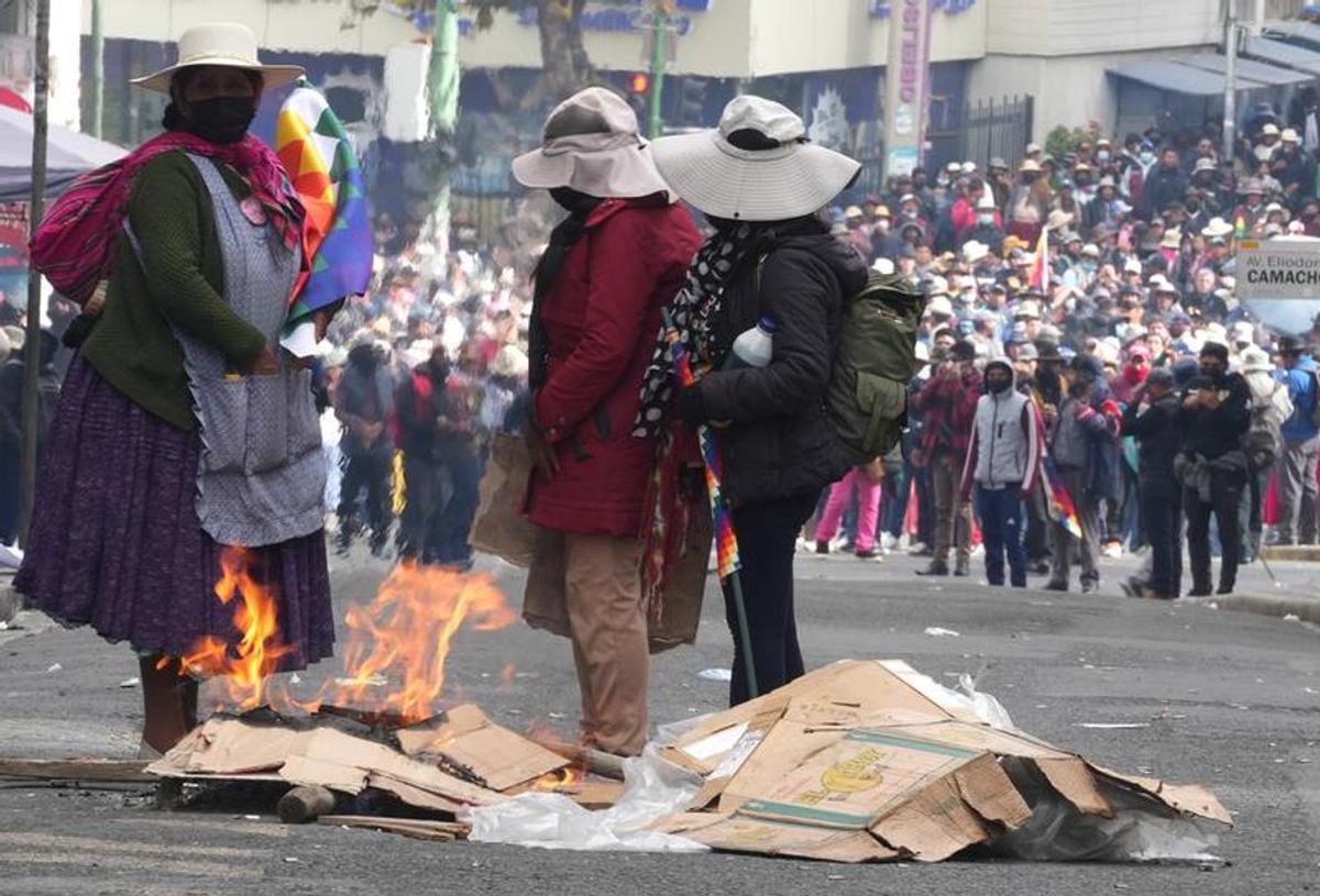 Defensa y FFAA alertan sobre grupos irregulares armados en Bolivia