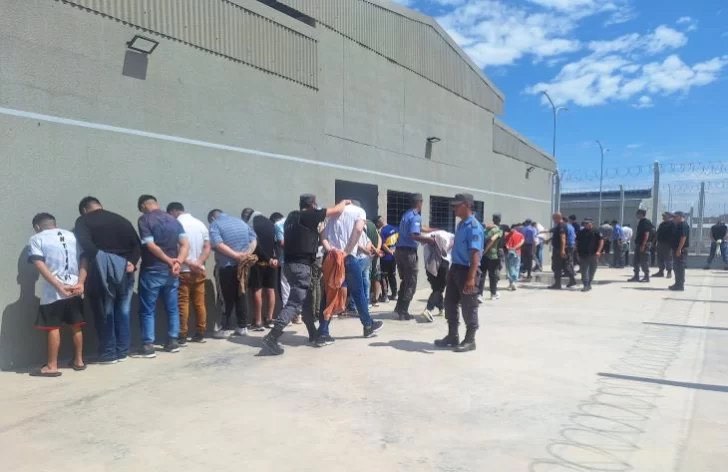 Escándalo en el penal de Benjamín Paz: echaron a un agente por presunto ingreso de celulares a presos