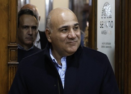 Manzur se lanza por la Gobernación y desafía a Jaldo: reuniones, armado propio y una interna que tensiona al peronismo tucumano