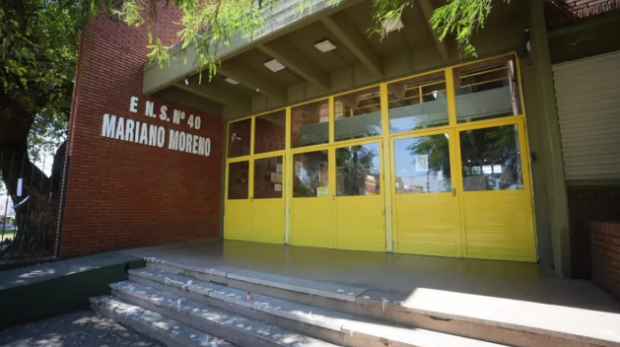 Santa Fe: Ocho chicos se tiraron desde el primer piso del colegio al escuchar una fuerte detonación