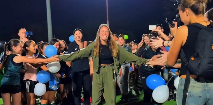 Vicky Sauze volvió a casa y recibió un emotivo homenaje en Tucumán Rugby tras consagrarse campeona del mundo